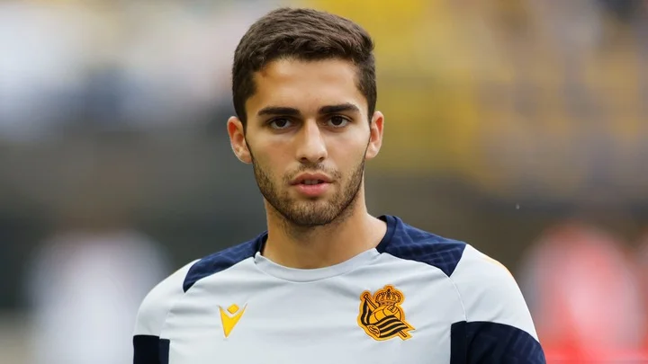 Сергей Кирьяков: «Захарян перешёл в очень хорошую и играющую команду. Но нельзя говорить о нём как об игроке основного состава» Сергей Кирьяков: «Захарян перешёл в очень хорошую и играющую команду. Но нельзя говорить о нём как об игроке основного состава»