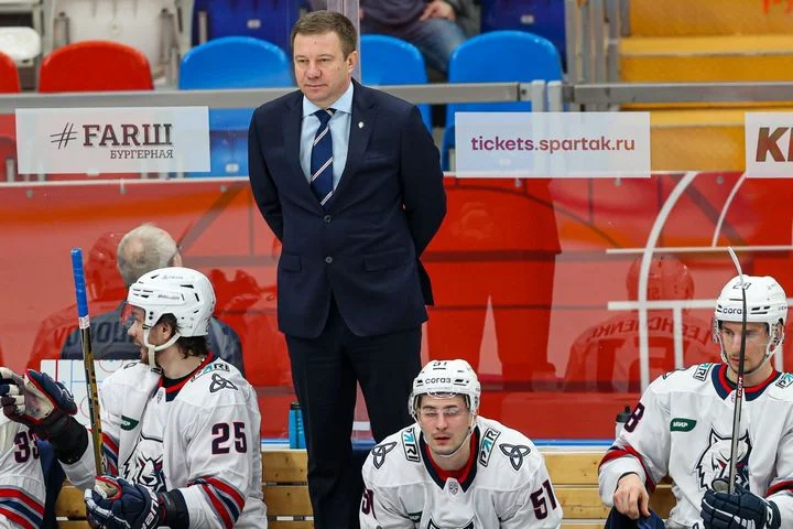 Олег Леонтьев: «В овертайме удаляться нельзя, удаление – это гол, особенно против такой сильной команды, как «Автомобилист» Олег Леонтьев: «В овертайме удаляться нельзя, удаление – это гол, особенно против такой сильной команды, как «Автомобилист»