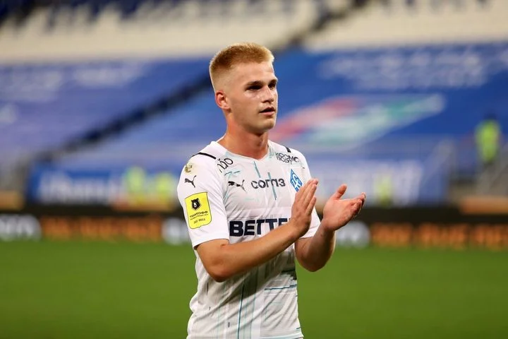 Игорь Осинькин о Пиняеве: «Прямо сейчас он «Манчестеру» нужен только на перспективу» Игорь Осинькин о Пиняеве: «Прямо сейчас он «Манчестеру» нужен только на перспективу»