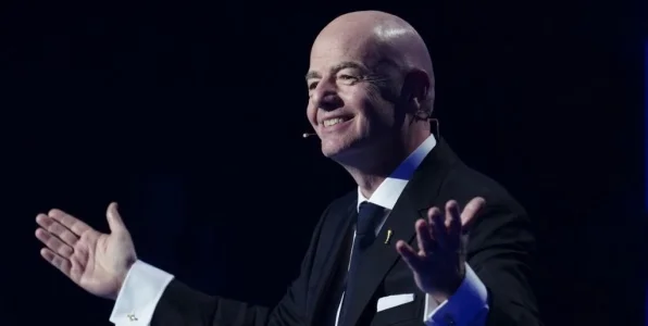 Кавазашвили: глава ФИФА Инфантино вернет Россию, потому что слушается Трампа Кавазашвили: глава ФИФА Инфантино вернет Россию, потому что слушается Трампа