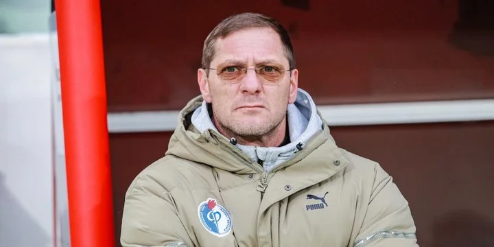 Тренер «Факела» Дмитрий Пятибратов: «Рад возвращению в родной для меня клуб – это большая ответственность» Тренер «Факела» Дмитрий Пятибратов: «Рад возвращению в родной для меня клуб – это большая ответственность»