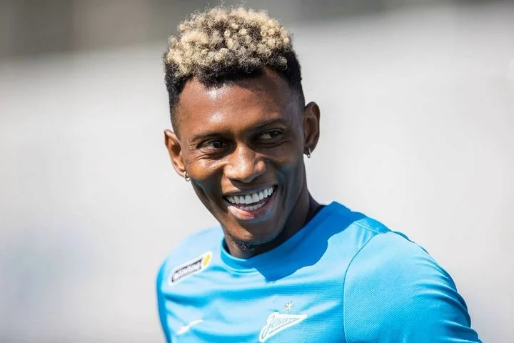 Матео Кассьерра: «В истории «Зенита» много ярких, самобытных нападающих. Знаю, что здорово играл Халк» Матео Кассьерра: «В истории «Зенита» много ярких, самобытных нападающих. Знаю, что здорово играл Халк»