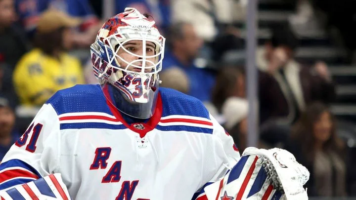 Игорь Шестеркин вышел на шестое место в истории «Рейнджерс» по победам в Кубке Стэнли Игорь Шестеркин вышел на шестое место в истории «Рейнджерс» по победам в Кубке Стэнли