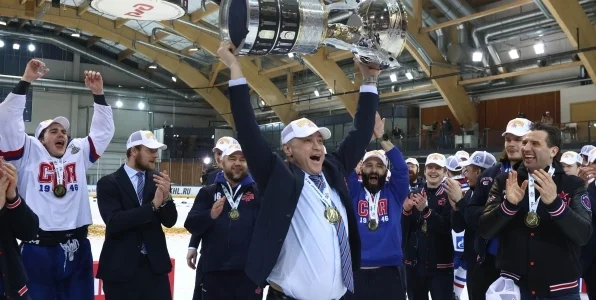 «Раньше мы в 15 лет начинали курить, в НХЛ не запрещали». Интервью Германа Титова «Раньше мы в 15 лет начинали курить, в НХЛ не запрещали». Интервью Германа Титова