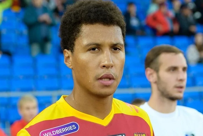 Защитник «Арсенала» Ботака-Иобома: «Раз так сыграл с «ПАРИ НН», значит, еще не готов к РПЛ» Защитник «Арсенала» Ботака-Иобома: «Раз так сыграл с «ПАРИ НН», значит, еще не готов к РПЛ»