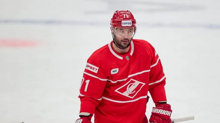 Валерий Каменский: «Я не вижу, что Ковальчук не так делает. Наверное, критикуют те, кто в хоккее не разбирается» Валерий Каменский: «Я не вижу, что Ковальчук не так делает. Наверное, критикуют те, кто в хоккее не разбирается»