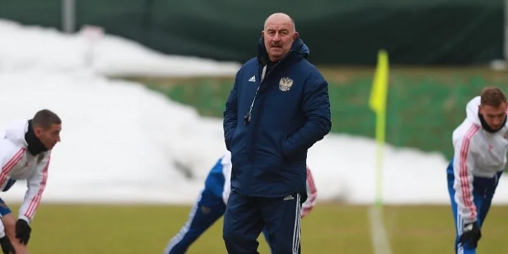 Идеальный старт. Матч с первой сборной планеты