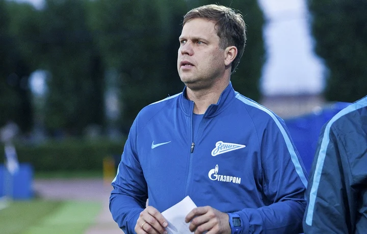 Владислав Радимов: «Спартак» постоянно жалуется на работу судей. Если они желают, чтобы их упоминали в СМИ, пускай продолжают в том же духе» Владислав Радимов: «Спартак» постоянно жалуется на работу судей. Если они желают, чтобы их упоминали в СМИ, пускай продолжают в том же духе»