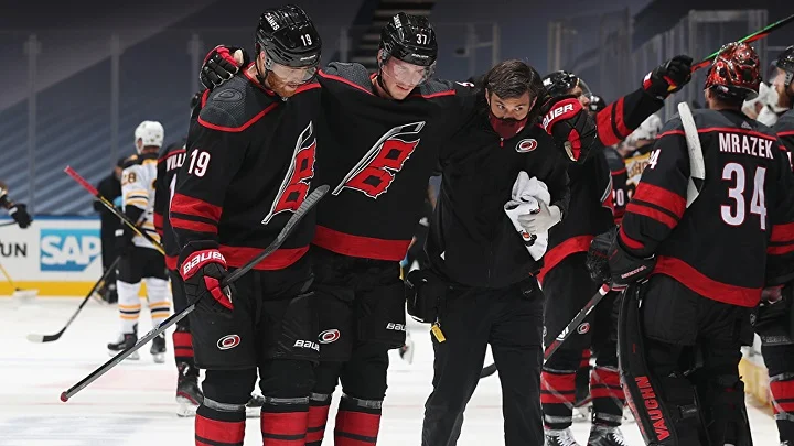 Орлов о продлении контракта с «Каролиной»: «Разговоров не было. Клубу нужно подписывать немало новых игроков» Орлов о продлении контракта с «Каролиной»: «Разговоров не было. Клубу нужно подписывать немало новых игроков»