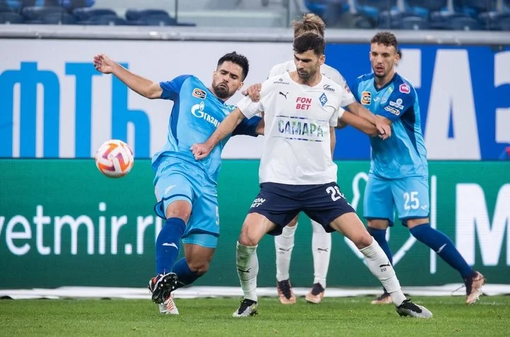 Александр Бубнов: «Команда Семака добавила обороты, стали взламывать оборону «Крыльев», забили три мяча» Александр Бубнов: «Команда Семака добавила обороты, стали взламывать оборону «Крыльев», забили три мяча»