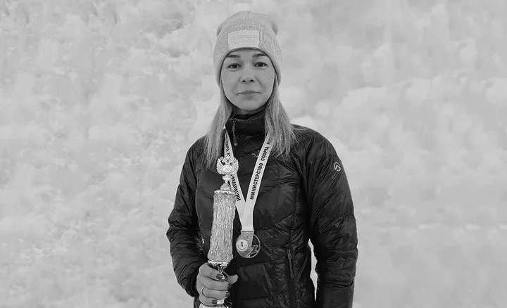 Действующая чемпионка России по ледолазанию Алена Власова умерла после укуса клеща Действующая чемпионка России по ледолазанию Алена Власова умерла после укуса клеща