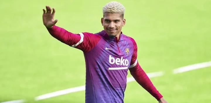 Араухо может больше не сыграть за «Барселону» Араухо может больше не сыграть за «Барселону»