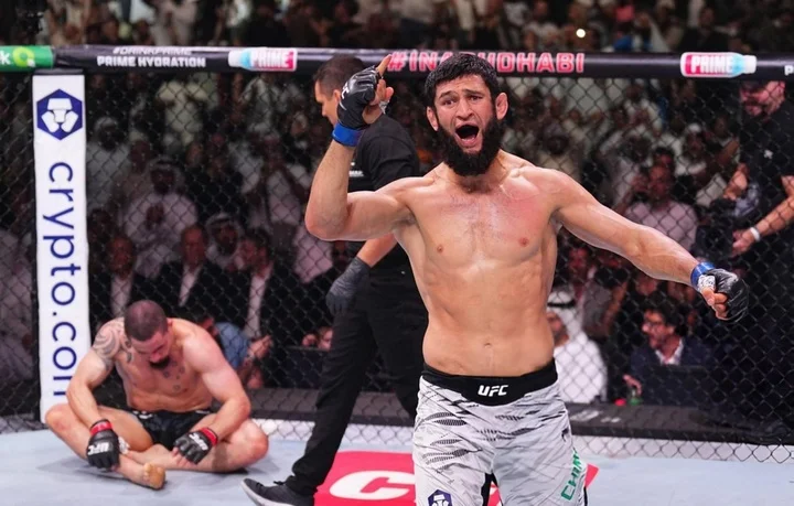 Чеченский боец MMA одержал в первом раунде победу над Уиттакером на турнире Абу-Даби Чеченский боец MMA одержал в первом раунде победу над Уиттакером на турнире Абу-Даби