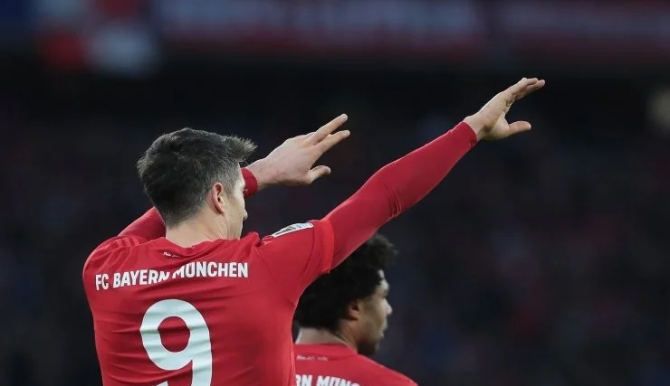 Левандовски — первый поляк, выигравший «Золотую бутсу». Он забивал 1.41 гола в среднем за матч Левандовски — первый поляк, выигравший «Золотую бутсу». Он забивал 1.41 гола в среднем за матч