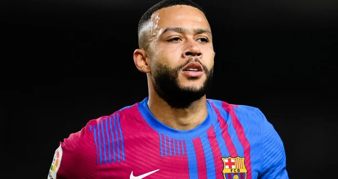 Депай может уйти из «Барселоны» летом Депай может уйти из «Барселоны» летом