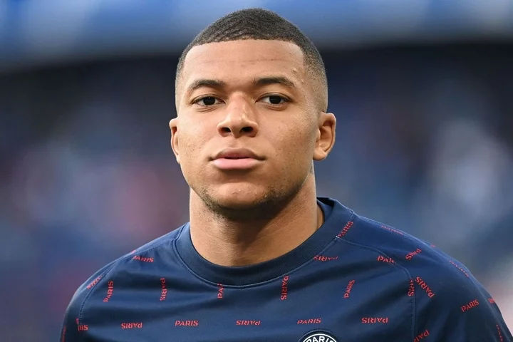 Килиан Мбаппе продолжит тренировки отдельно от основного состава ПСЖ Килиан Мбаппе продолжит тренировки отдельно от основного состава ПСЖ