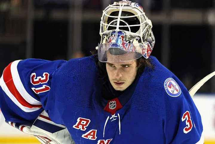 Игорь Шестеркин стал второй звездой матча с «Сиэтлом», отразив 29 из 31 броска Игорь Шестеркин стал второй звездой матча с «Сиэтлом», отразив 29 из 31 броска