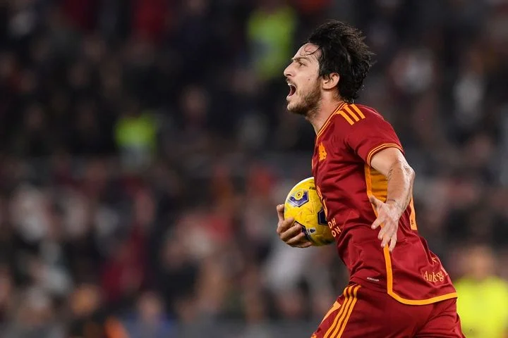 Жозе Моуринью: «Мне нравится Сердар Азмун, но ему чего-то не хватает в его защитных действиях, чтобы стать настоящим игроком стартового состава» Жозе Моуринью: «Мне нравится Сердар Азмун, но ему чего-то не хватает в его защитных действиях, чтобы стать настоящим игроком стартового состава»