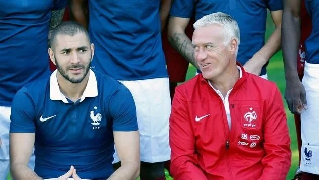 Спустя шесть лет Бензема возвращается в сборную Франции. Дешам забыл о шантаже Вальбуэна ради успеха на Евро-2020 Спустя шесть лет Бензема возвращается в сборную Франции. Дешам забыл о шантаже Вальбуэна ради успеха на Евро-2020