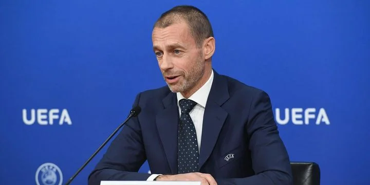 Александер Чеферин: «Баскетбол был уничтожен Евролигой, которая на самом деле является Суперлигой. А УЕФА возвращает футболу 97% доходов» Александер Чеферин: «Баскетбол был уничтожен Евролигой, которая на самом деле является Суперлигой. А УЕФА возвращает футболу 97% доходов»