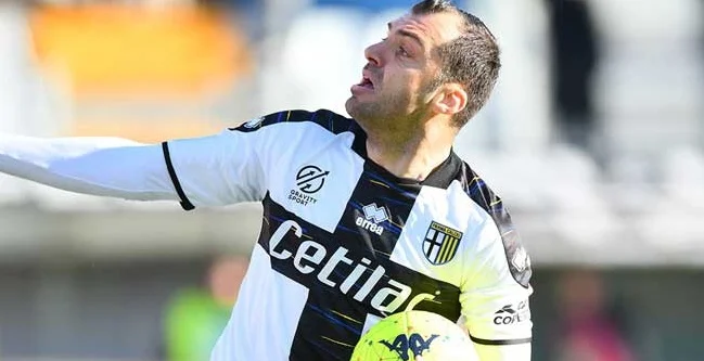 Пандев о длительности своей карьеры: «За 20 лет технический уровень Серии А снизился. Старики вроде меня, Ибрагимовича и Кьеллини играют хорошо» Пандев о длительности своей карьеры: «За 20 лет технический уровень Серии А снизился. Старики вроде меня, Ибрагимовича и Кьеллини играют хорошо»