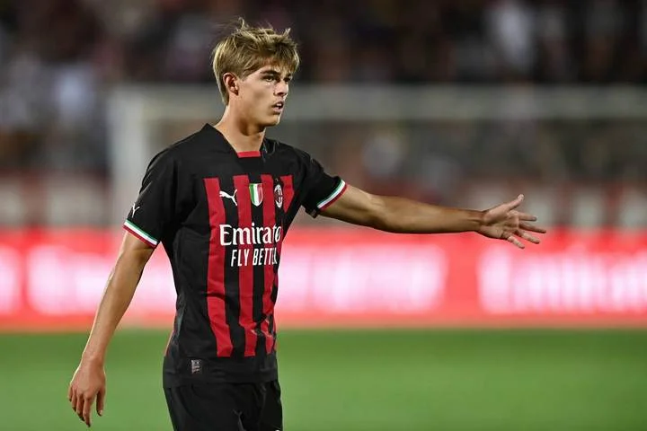 Шарль де Кетеларе может перейти из «Милана» в ПСВ Шарль де Кетеларе может перейти из «Милана» в ПСВ