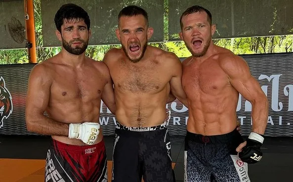 Ян ведет подготовку к реваншу со Стерлингом в Таиланде Ян ведет подготовку к реваншу со Стерлингом в Таиланде