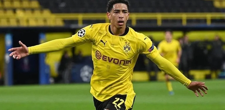 Беллингем интересен трем топ-клубам Англии и Испании Беллингем интересен трем топ-клубам Англии и Испании