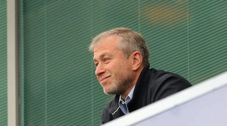 Агент Малкома и Клаудиньо про Абрамовича: «Я не адвокат, но то, что сделало английское правительство, — абсурд» Агент Малкома и Клаудиньо про Абрамовича: «Я не адвокат, но то, что сделало английское правительство, — абсурд»