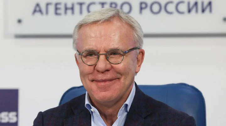 Вячеслав Фетисов: «Играть в хоккей можно и до ста лет, если любишь. Мне осталось не так долго, треть пройденного пути» Вячеслав Фетисов: «Играть в хоккей можно и до ста лет, если любишь. Мне осталось не так долго, треть пройденного пути»