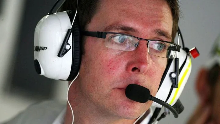 Инженер «Мерседеса» Эндрю Шовлин: «В первых гонках мы были одной из худших команд по тряске, сейчас же ближе к лучшим» Инженер «Мерседеса» Эндрю Шовлин: «В первых гонках мы были одной из худших команд по тряске, сейчас же ближе к лучшим»