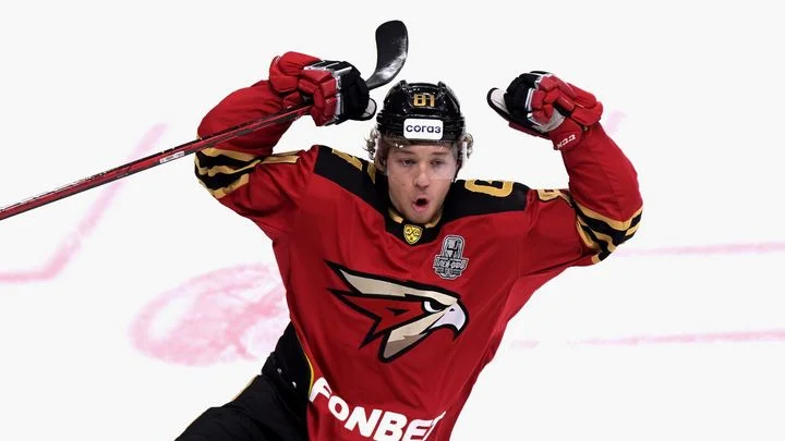 Арсений Грицюк: «Хочу выиграть Кубок Гагарина со СКА. Понимаю, что будет конкуренция и ее нужно выдержать» Арсений Грицюк: «Хочу выиграть Кубок Гагарина со СКА. Понимаю, что будет конкуренция и ее нужно выдержать»