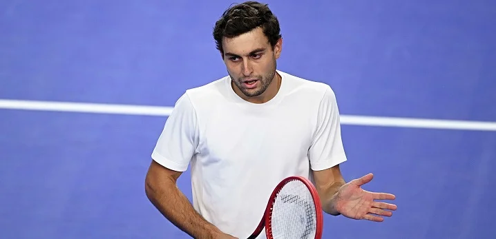 Карацев работает с бывшим тренером Монфиса Карацев работает с бывшим тренером Монфиса