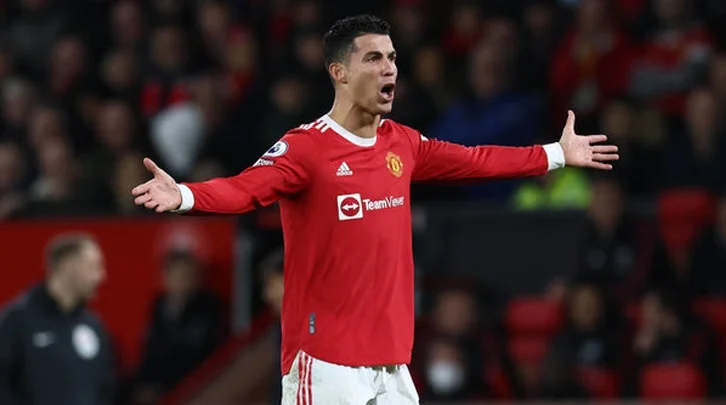 Роналду уйдет из «Манчестер Юнайтед», если Рангник останется Роналду уйдет из «Манчестер Юнайтед», если Рангник останется