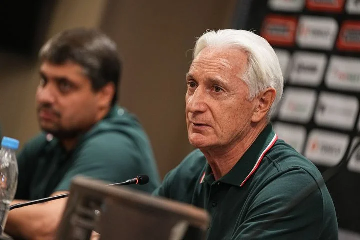 Зинэтула Билялетдинов после 4:1 с «Автомобилистом»: «Идут серьезные, сложные игры, команды борются за очки. Рот разинешь – улетишь» Зинэтула Билялетдинов после 4:1 с «Автомобилистом»: «Идут серьезные, сложные игры, команды борются за очки. Рот разинешь – улетишь»