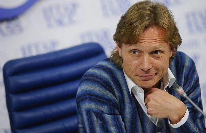 Валерий Карпин: «Если Дзюба выбрал, значит, хороший выбор для него. Это он ведь выбирал» Валерий Карпин: «Если Дзюба выбрал, значит, хороший выбор для него. Это он ведь выбирал»