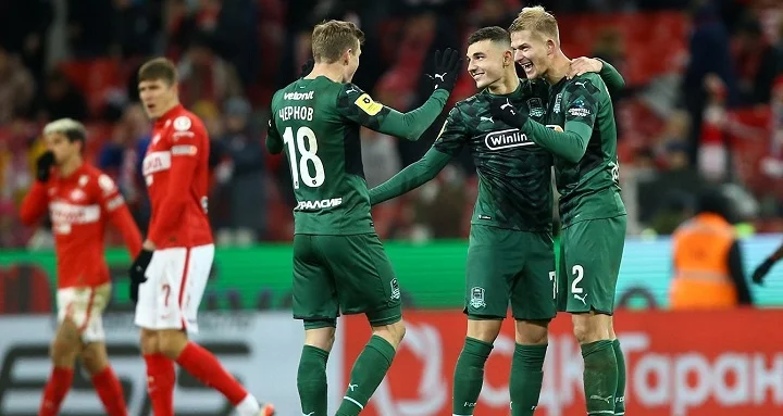 Игроки «Краснодара» согласились на понижение зарплаты Игроки «Краснодара» согласились на понижение зарплаты