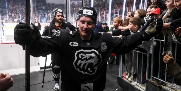 Форвард «Трактора» Глотов: мой дом - Санкт-Петербург, в Москву не тянет Форвард «Трактора» Глотов: мой дом - Санкт-Петербург, в Москву не тянет