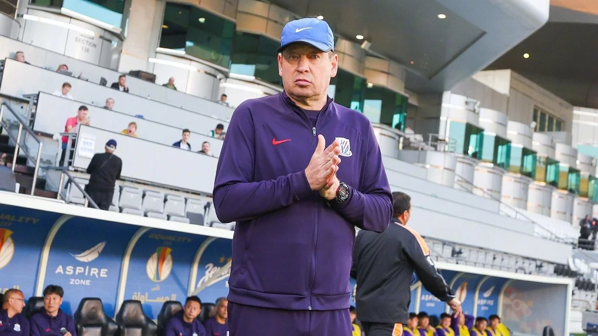 Слуцкий: «Если Дзюба и появится в китайской Суперлиге, то не раньше января» Слуцкий: «Если Дзюба и появится в китайской Суперлиге, то не раньше января»