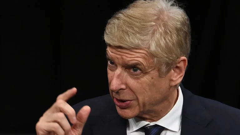 Венгер хочет, чтобы IFAB как можно скорее принял новый офсайд Венгер хочет, чтобы IFAB как можно скорее принял новый офсайд