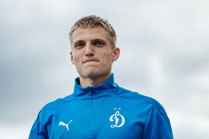 Станислав Бессмертный: «Не рассматриваю «Зенит» вообще, даже за мешок денег. Я предан только «Динамо» Станислав Бессмертный: «Не рассматриваю «Зенит» вообще, даже за мешок денег. Я предан только «Динамо»