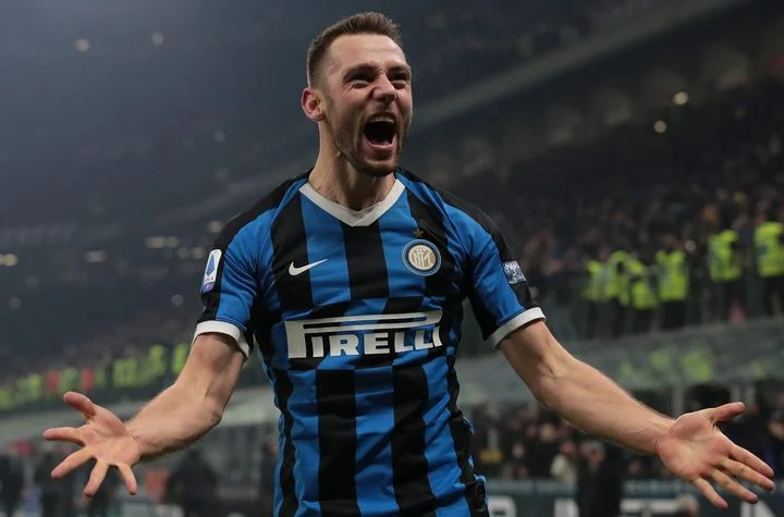 Де Вреей продлит контракт с «Интером» Де Вреей продлит контракт с «Интером»