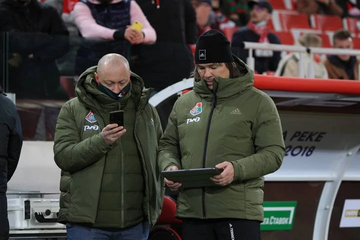 Лоськов и Пашинин займутся развитием молодежного футбола «Локомотива» Лоськов и Пашинин займутся развитием молодежного футбола «Локомотива»