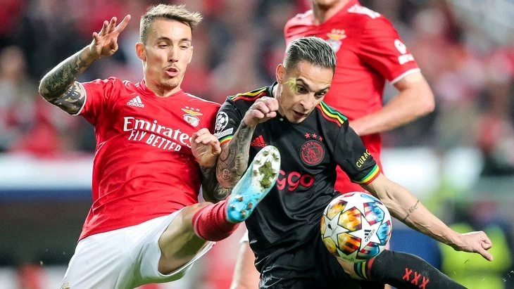 Тренер «Бенфики» о 6:1 с «Маккаби»: «Игроки совершили настоящий подвиг» Тренер «Бенфики» о 6:1 с «Маккаби»: «Игроки совершили настоящий подвиг»