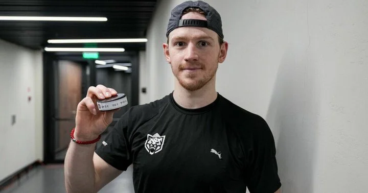 Евгений Свечников: «Все лето готовился, не знал, что меня не будет в «Ак Барсе» Евгений Свечников: «Все лето готовился, не знал, что меня не будет в «Ак Барсе»