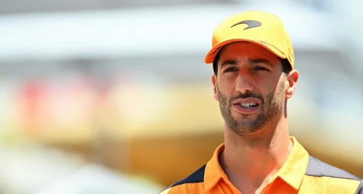 Даниэль Риккардо после Гран-при Азербайджана: «Галопирование было огромным. Словно тебя кто-то набивает – как профессиональный баскетболист ведет мяч. Это больно» Даниэль Риккардо после Гран-при Азербайджана: «Галопирование было огромным. Словно тебя кто-то набивает – как профессиональный баскетболист ведет мяч. Это больно»