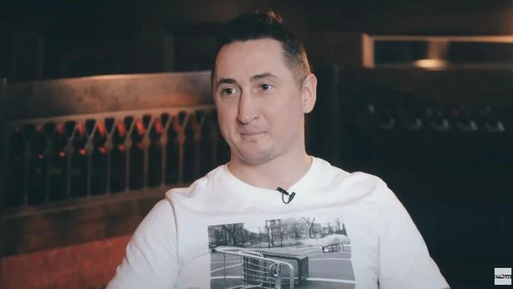 Владимир Быстров: «Нельзя делать так, как сделал парень против Овечкина. Решил его «толкнуть на борт». Так ты можешь отлететь от любого футболиста» Владимир Быстров: «Нельзя делать так, как сделал парень против Овечкина. Решил его «толкнуть на борт». Так ты можешь отлететь от любого футболиста»