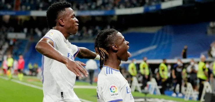 Мадридский ответ «Барселоне». У «Реала» тоже есть «команда будущего»: Винисиус, Родриго, Камавинга и не только Мадридский ответ «Барселоне». У «Реала» тоже есть «команда будущего»: Винисиус, Родриго, Камавинга и не только