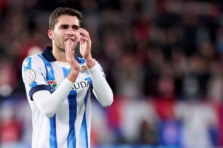 Александр Кержаков: «Судя по тому, что о Захаряне говорит главный тренер «Реала Сосьедад», ему полностью доверяют и верят в него» Александр Кержаков: «Судя по тому, что о Захаряне говорит главный тренер «Реала Сосьедад», ему полностью доверяют и верят в него»