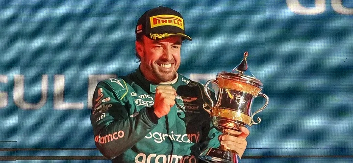 Бриаторе о шансах Алонсо на титул: «Не торопился бы утверждать, что чемпионат закончен» Бриаторе о шансах Алонсо на титул: «Не торопился бы утверждать, что чемпионат закончен»